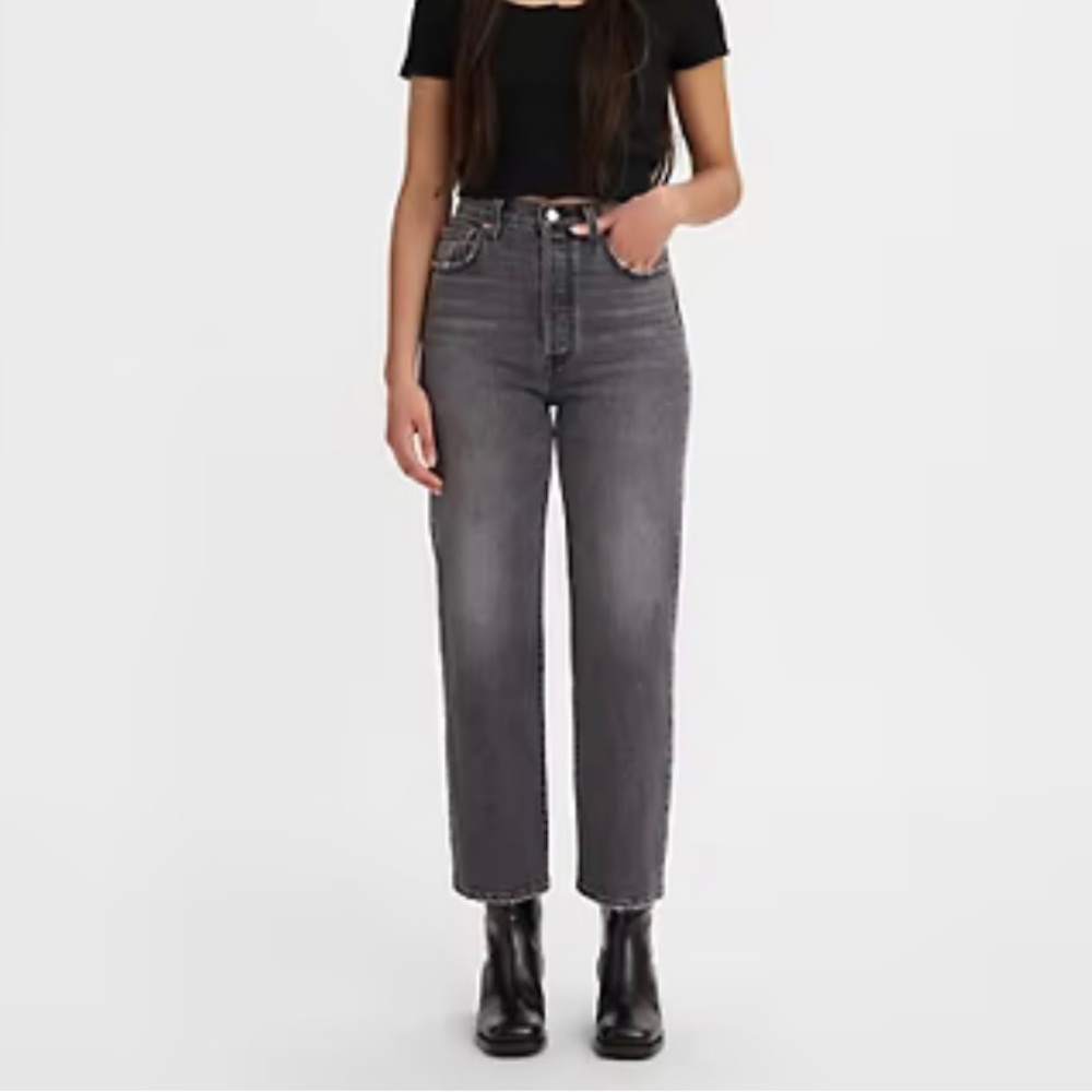 NWT Levi’s Ribcage jeans Worn in Black color 30Wx27L